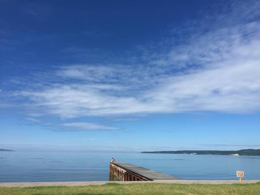 佐渡 ビーチまで0分 1客のみ オーシャンビュー Beach Side House ウッドデッキ Sado Extérieur photo